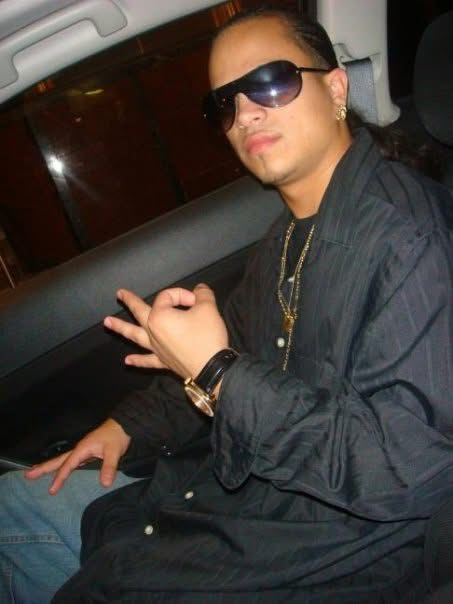C-Lowz antes de una presentación en Massachusetts.